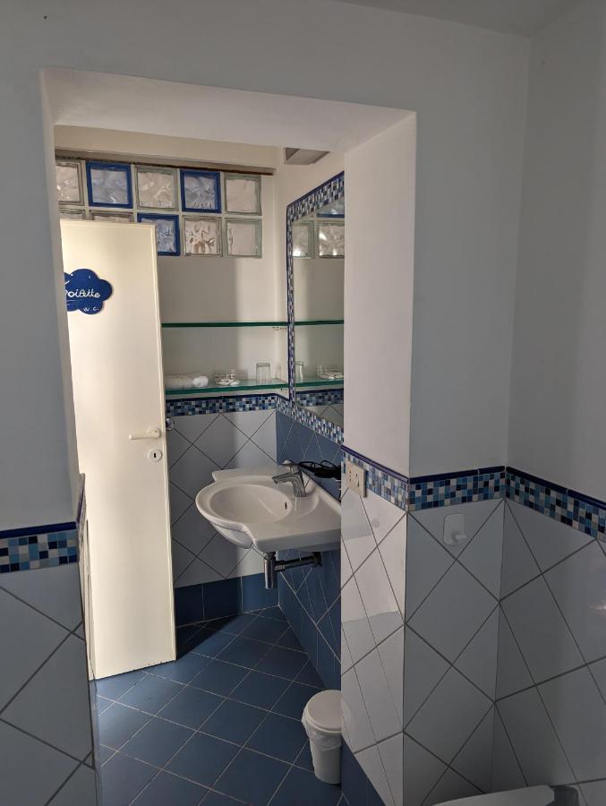 Ponza Holiday Homes - Porto Luaran gambar